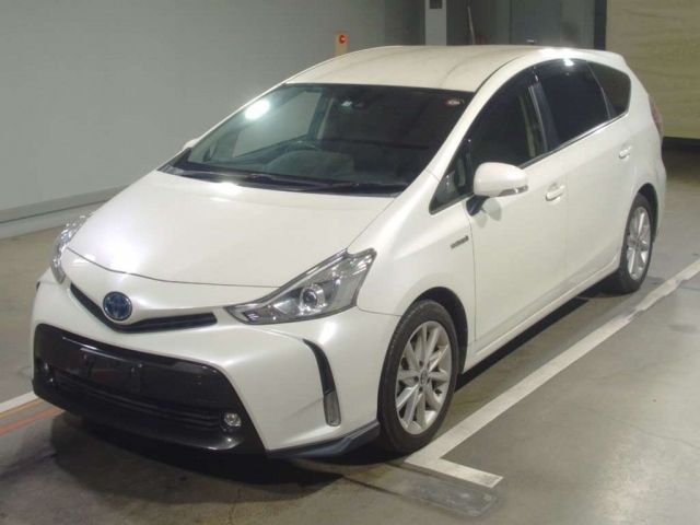 728 Toyota Prius alpha ZVW40W 2017 г. (TAA Hiroshima)